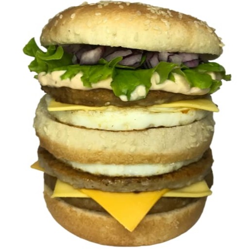 Pão duplo, 3 carnes, 2 queijos prato, 1 queijo cheddar, 2 ovos, molho especial, alface e cebola.