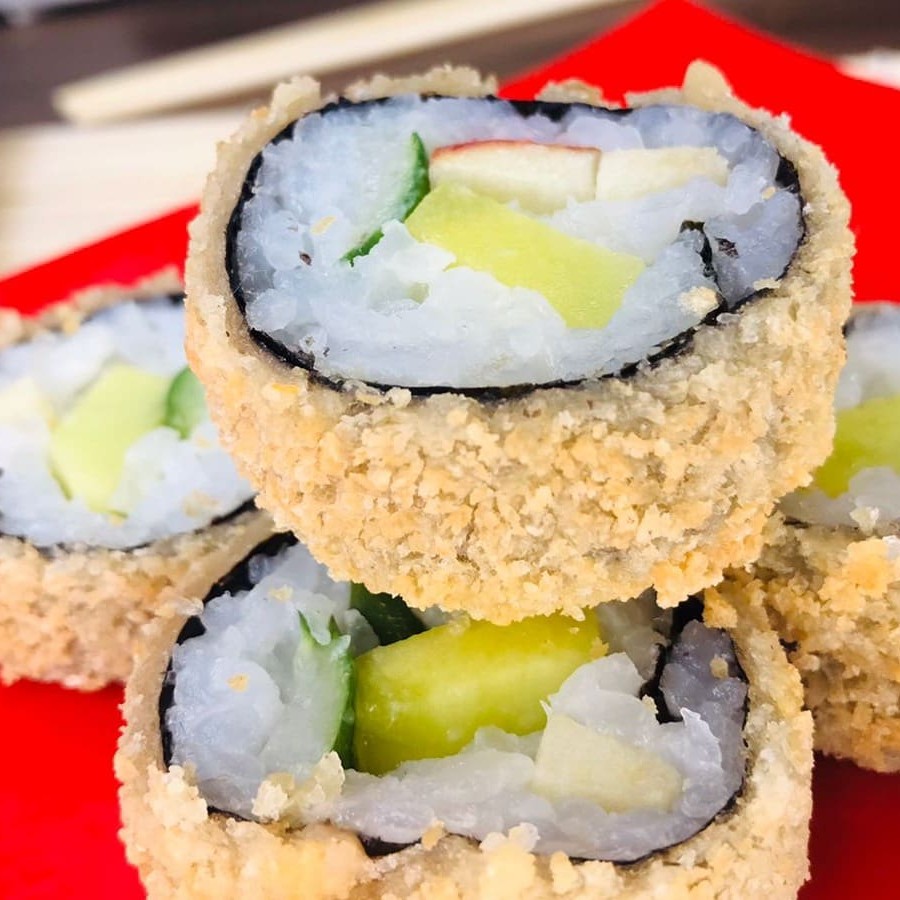 Arroz, pepino, cenoura e maça