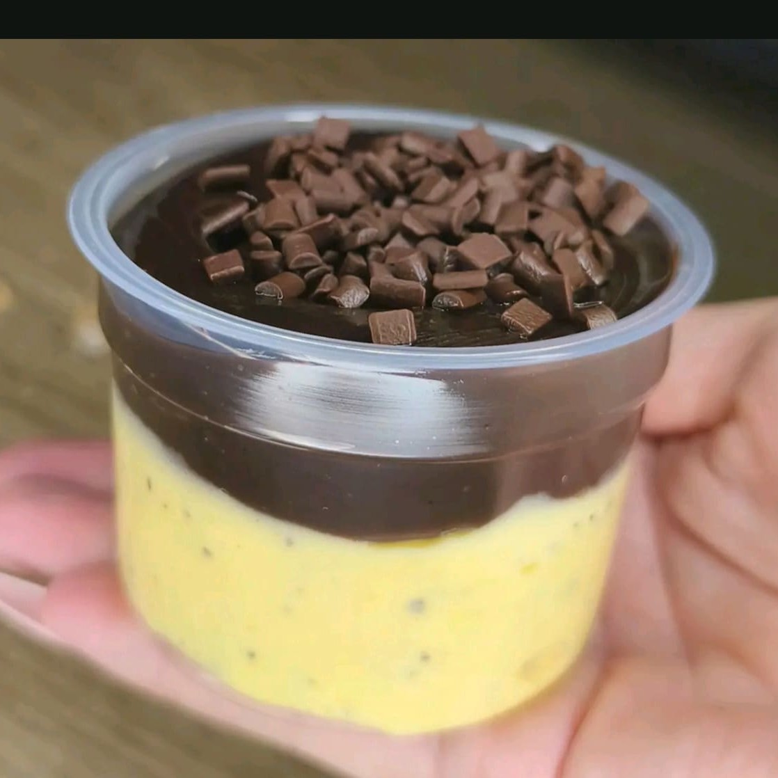 Mousse de maracujá com brigadeiro belga