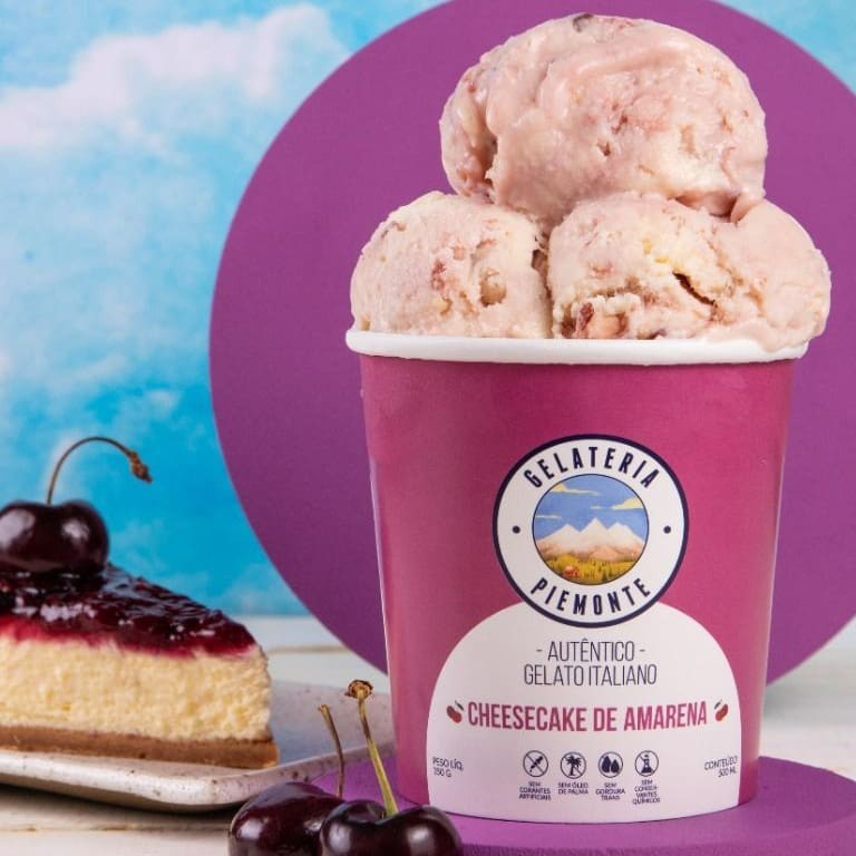 Nosso sorvete italiano de Cheesecake de Amarena é feito com cereja italiana selvagem. Sem corantes, óleo de palma, conservantes e 0% de gordura trans.