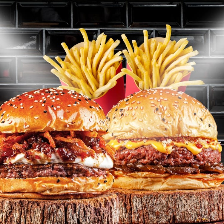 Nessa promo, você leva os dois hambúrgueres mais vendidos da Fire House:  1 Jack Bacon 1 Cheddar Love 2 Batatas Palito  *Imagem Ilustrativa  Combo Hamburguer Max