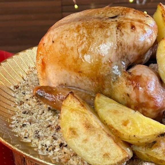 Acompanhamento : Batata e farofa.