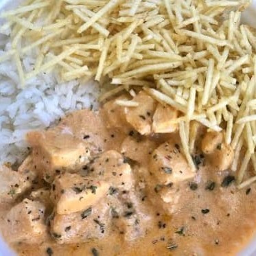 Acompanha: Arroz e Fritas