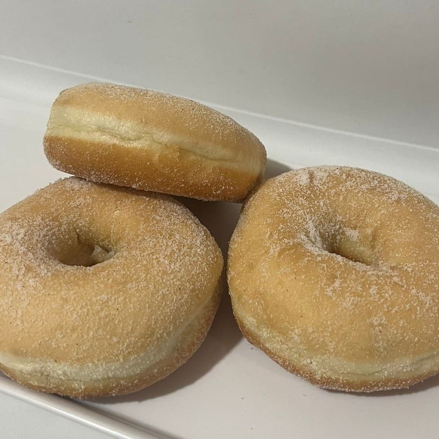 Rosquinha açucarada.