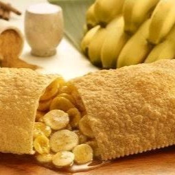 Banana, açúcar e canela.