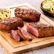 Um corte americano dos mais famosos, retirado do lombo superior, extremamente saboroso macio.  - prato composto por 500 a 600gr de  top sirloin e acompanhamento completo a sua escolha. (arroz, farofa, molho a campanha, batata palito e ate o feijão se optar por ele)