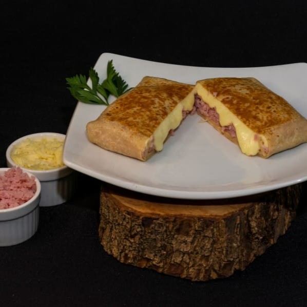 Crepe de massa branca + 3 ingredientes da sua escolha