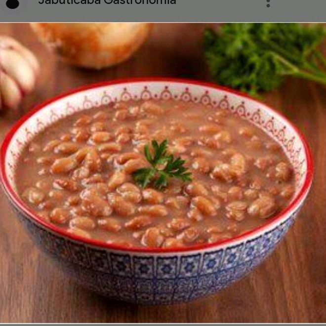 Leva arroz branco feijão carioquinha farofa e uma guarnição a sua escolha