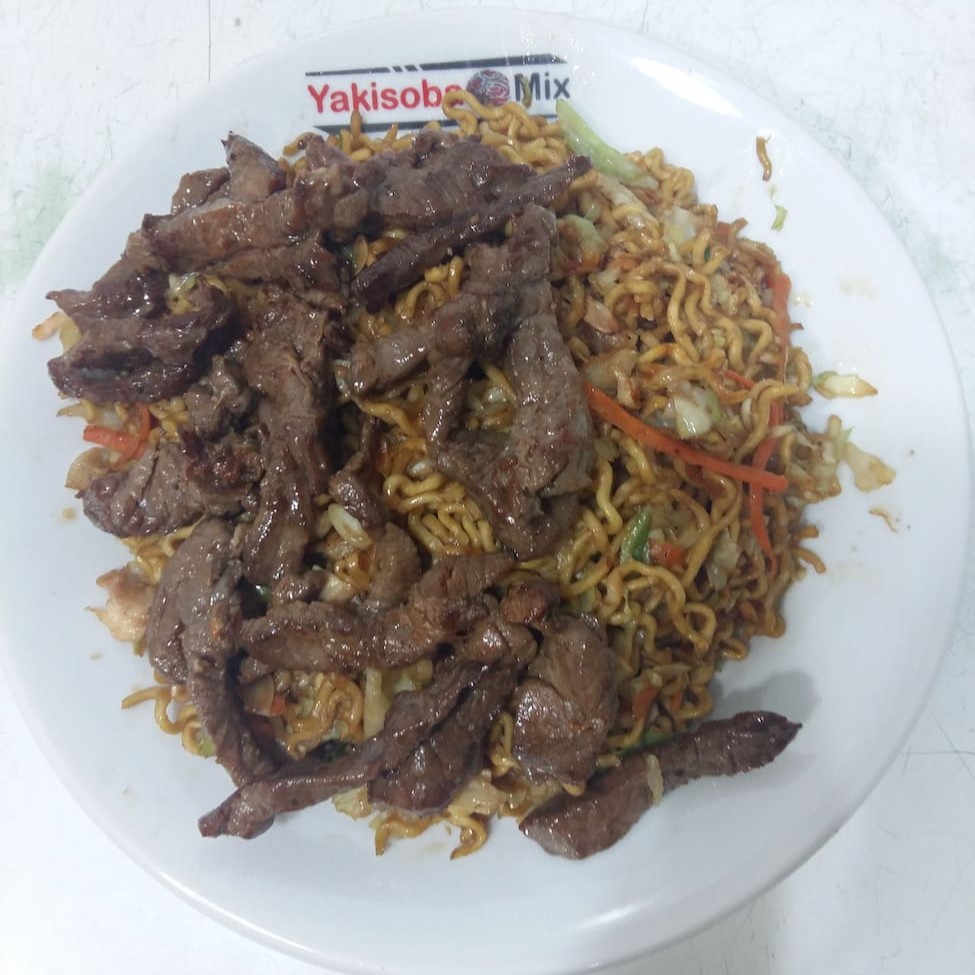 Repolho cenoura, molho especial e conta file na chapa