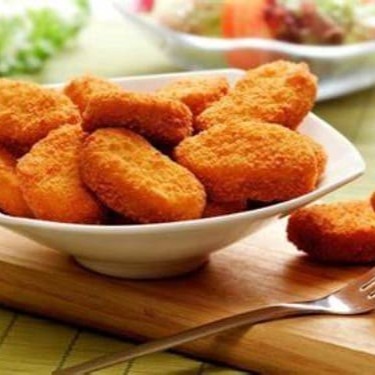 Acompanhamentos : Arroz , Feijão e Farofa . Não acompanha macarrão !