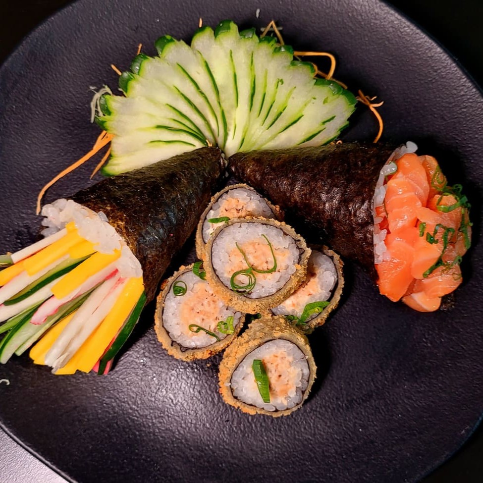 Na compra de dois temakis ganhe 5 hots philadelfia