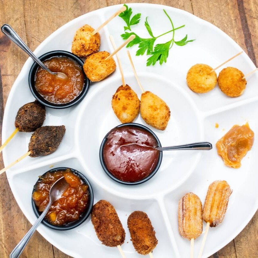 Salgadinhos Fritos Tradicionais: (Marque 1 Opção Para Cada 10 Salgados) ______________________________________________ Salgadinhos Fritos Especiais:   (Marque 1 Opção Para Cada 10 Salgados)