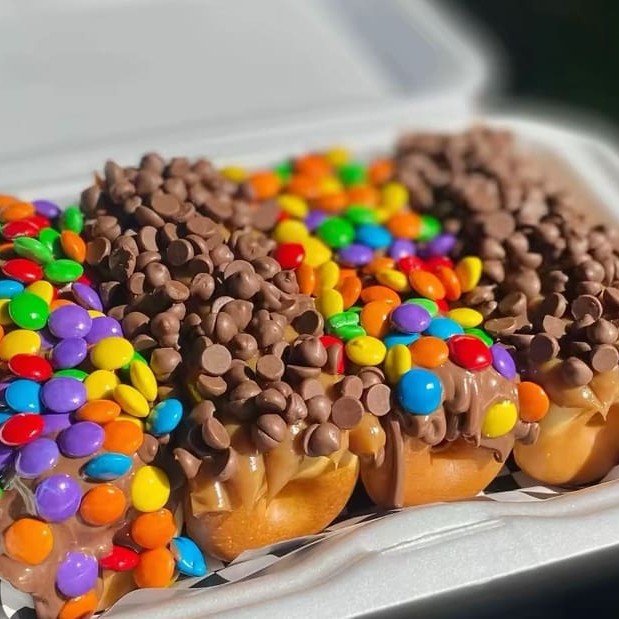 12 Mini Donuts sabor, chocolate, Doce de leite, Nutella.