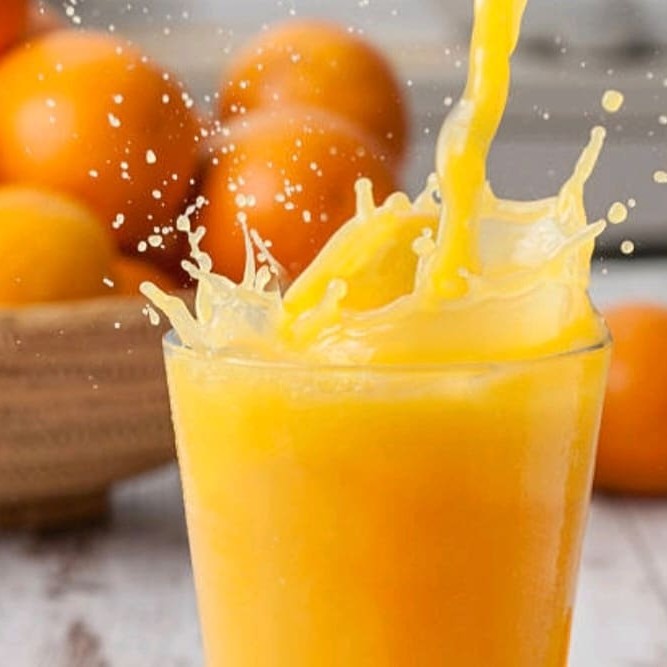 Nosso tradicional suco de Laranja da fruta. Obs: Favor indicar se deseja adoçar o suco (açúcar ou adoçante) pois o pedido sai natural