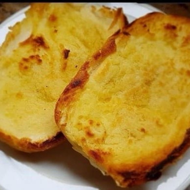 Pão na chapa com manteiga