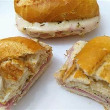 Pão francês com queijo minas na chapa! serve 1 pessoa