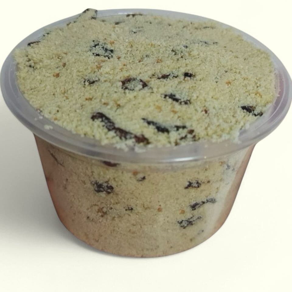 Farofa caseira com alho e cebola, perfeita para acompanhar qualquer prato. Um toque especial que faz toda a diferença!