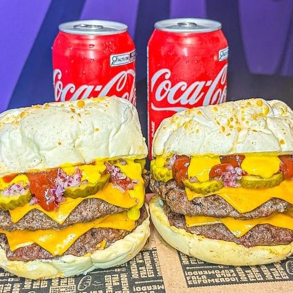Esse quarterão é fenômeno de vendas aqui no Pão, esse combinadinho com refri lata, exxxqueceeeee!