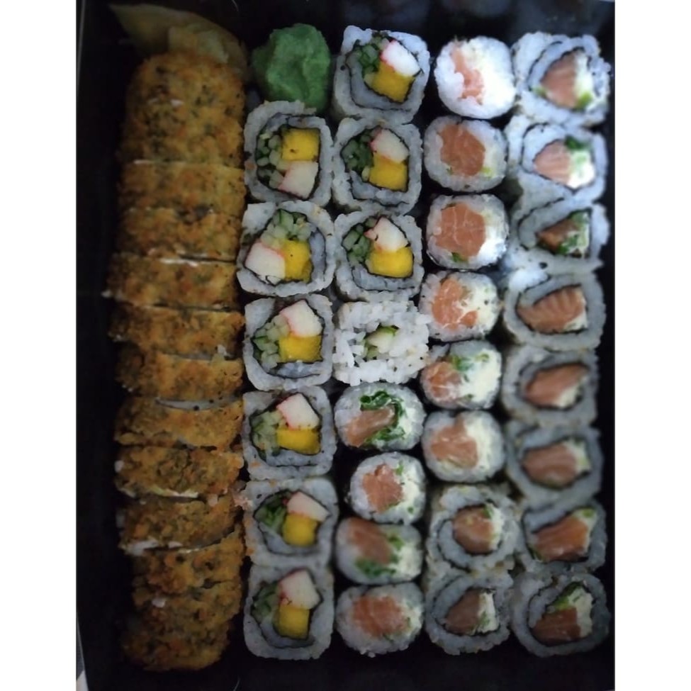 10 Filadélfia roll 10 uramaki skin 10 Califórnia 10 hot Filadélfia