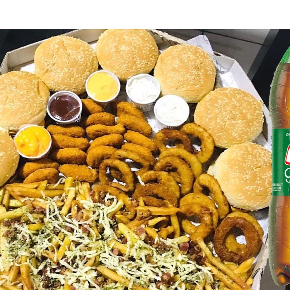Este combo chegou para fazer a combinação perfeita para 7 pessoas!  7 burguer, nuggets, anéis de cebola empanadas, batata frita c/ calabresa defumada, mussarela derretida, com aquele delicioso aroma de orégano e molhos com Guaraná antárctica geladinho ou Pepsi. Hmmm, Que delicia... Enviamos O Refri Disponivel No Estoque.