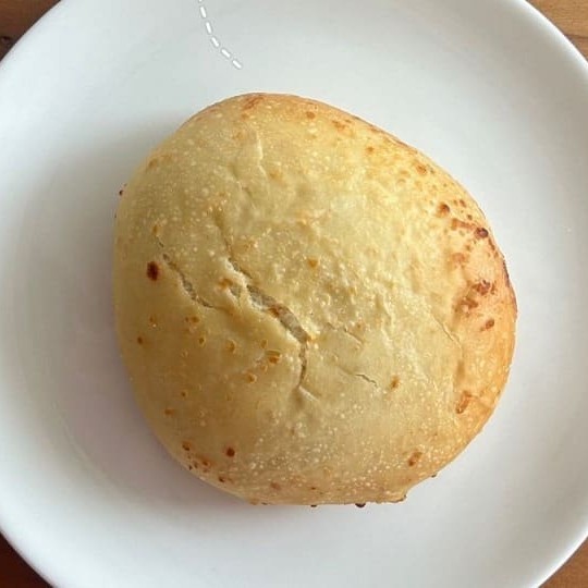 Pão de batata com requeijão cremoso