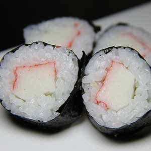 (alga, arroz, kani e cream cheese)