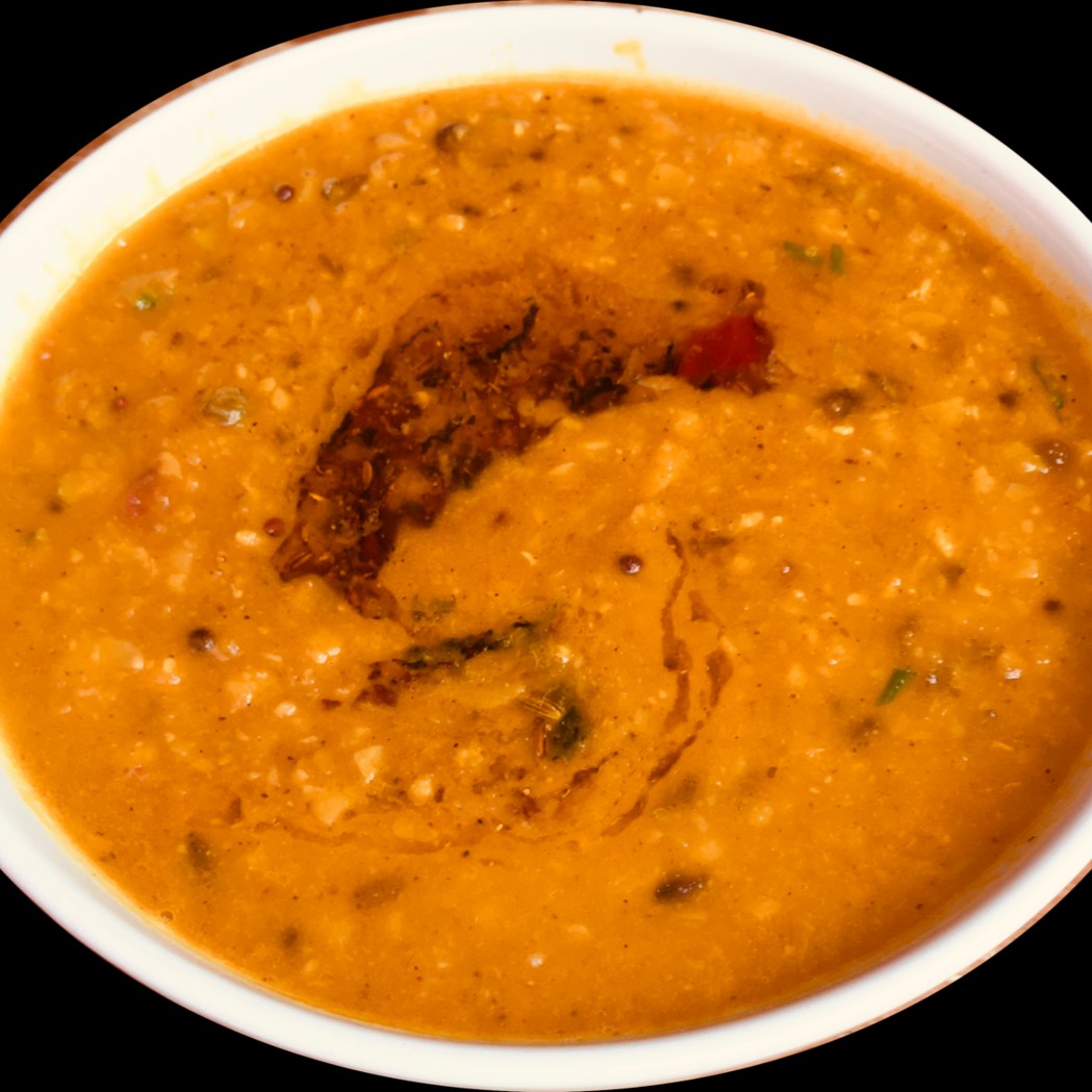 Conhecido na região norte do brasil como feijão andu ou gando. é a nossa sugestão para os vegetarianos. temperada com tomate, gengibre, folha de curry e coentro fresco