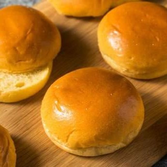 Paes feitos com os melhores ingredientes disponiveis no mercado de panificacao .