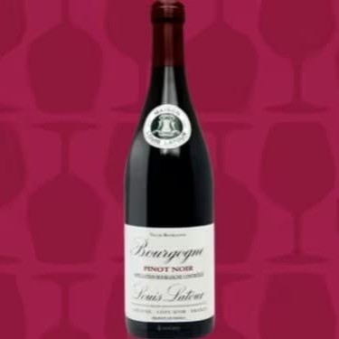 O Vinho Louis Latour Bourgogne Pinot Noir é produzido com a uva Pinot Noir, oriunda de vinhas com vinte e cinco anos de idade média, localizadas na região vitivinícola da Borgonha, na França. As uvas são colhidas manualmente. O vinho envelhece em tanques de aço inox por um período de dez a doze meses.