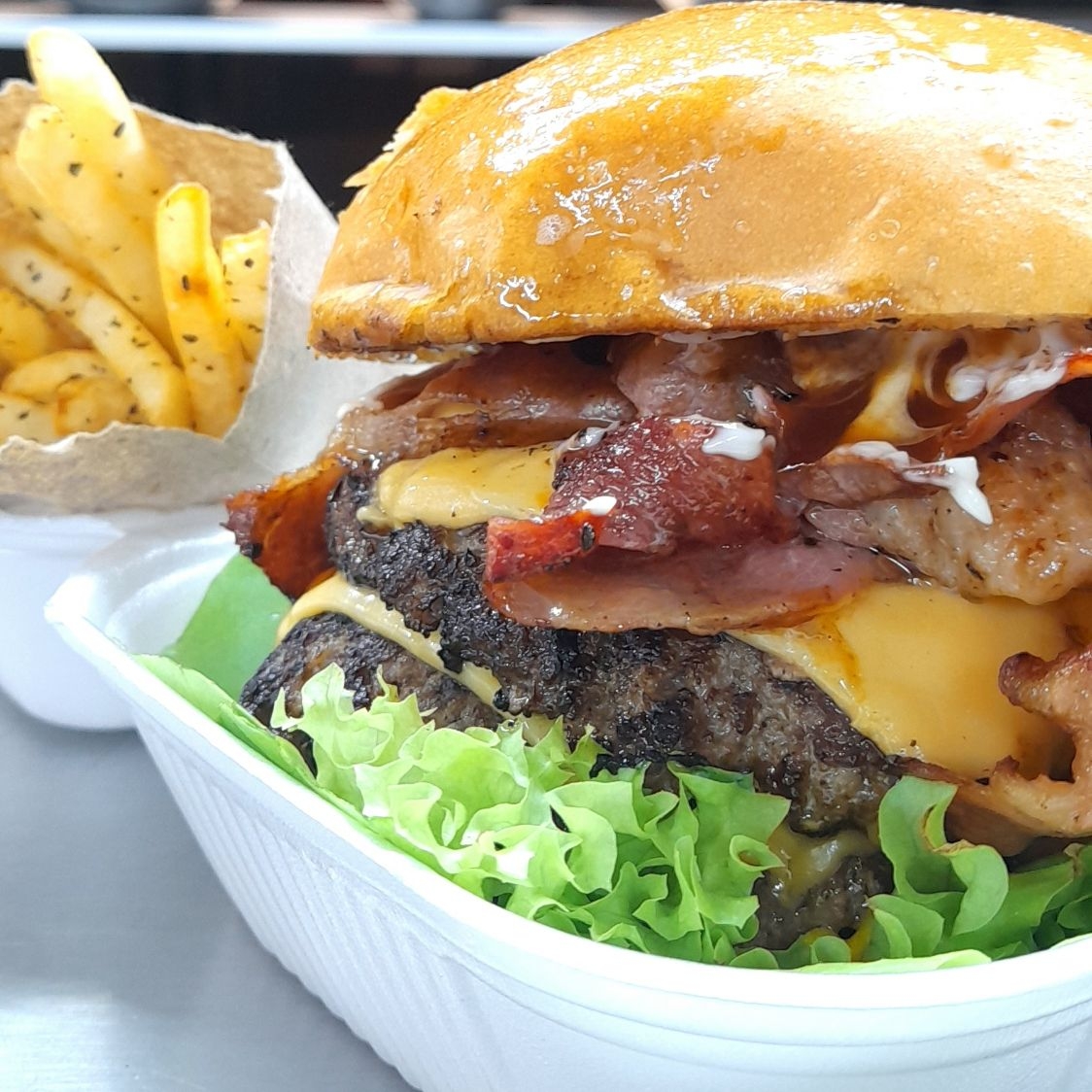 Hamburguesa Big Charly + Papas
