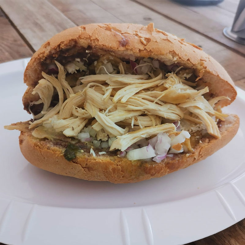 Torta de Chilaquiles Verdes con Pollo ❤️🧡