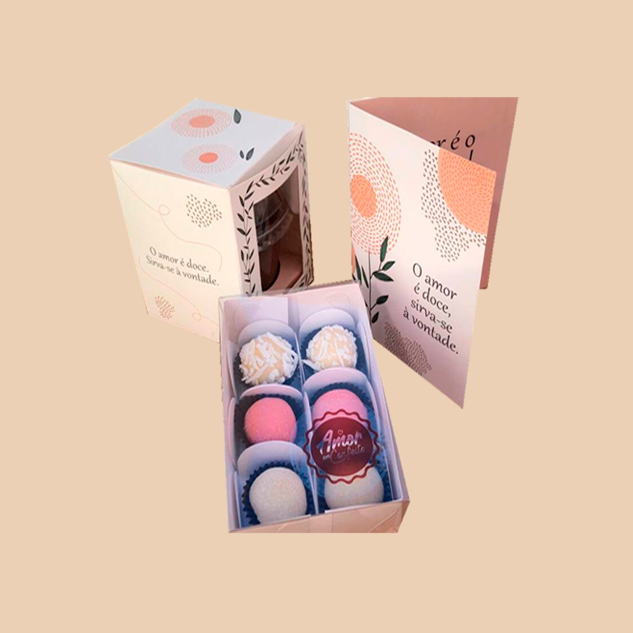 Acompanha no Kit - Doce Lembrança:
01. Bubble Box
02. Cartão Presente
03. Caixa com 6 brigadeiros gourmet
04. Bubble Cup