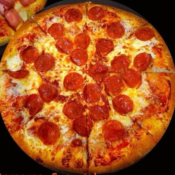 PIZZA DE PEPPERONI