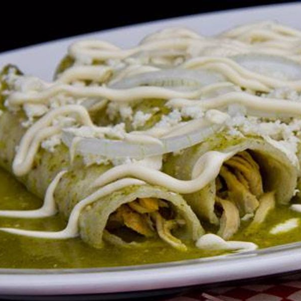 Enchiladas Verdes de Pollo (4)