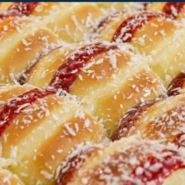 Com creme e goiabada por cima do pão. Valor referente ao pacote com 6 unidades