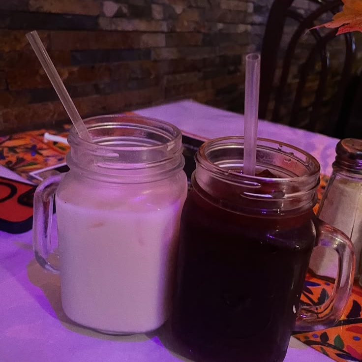 Agua de horchata y jamaica