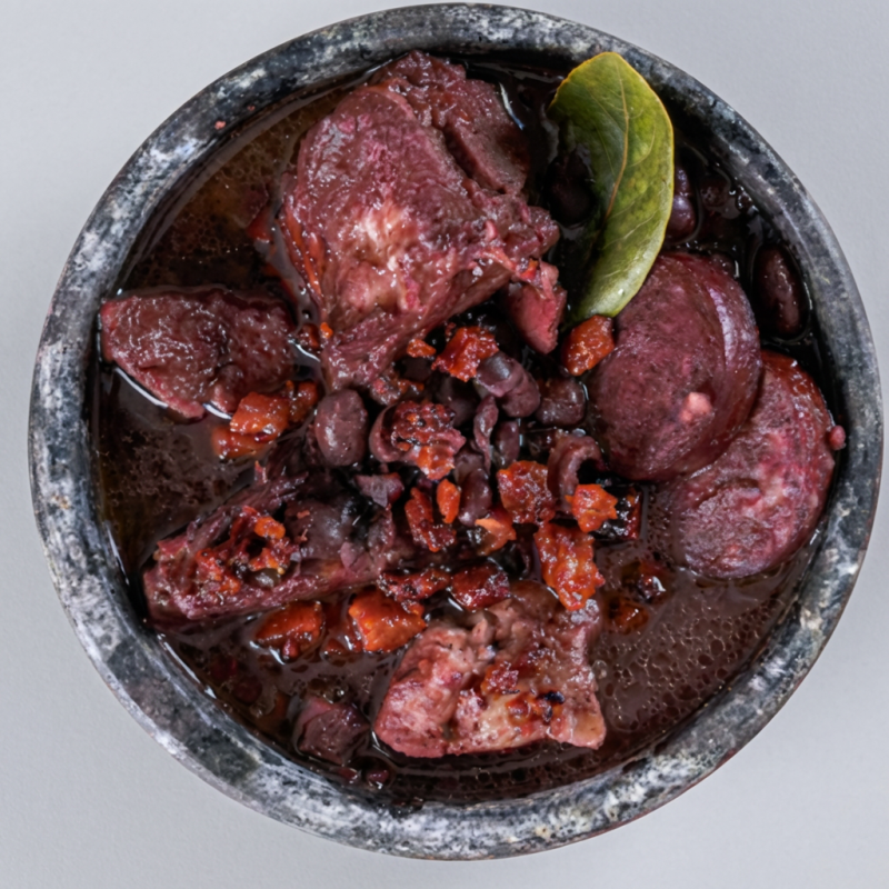 Você Vai receber : Feijão Preto I Carne Seca | Calabresa | Carne Suína | Arroz Branco | Couve |