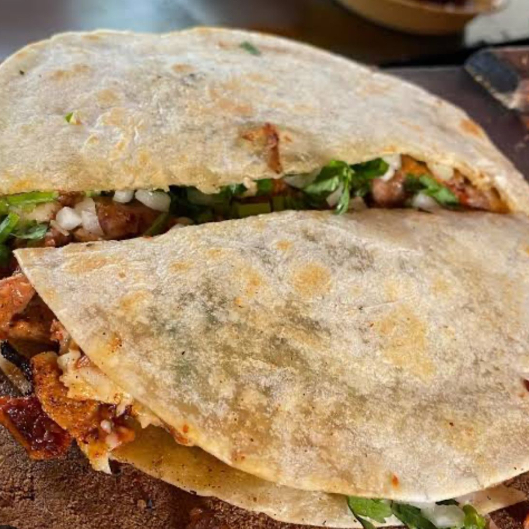 GRINGA CAMPECHANA ADOBADA Y CHORIZO