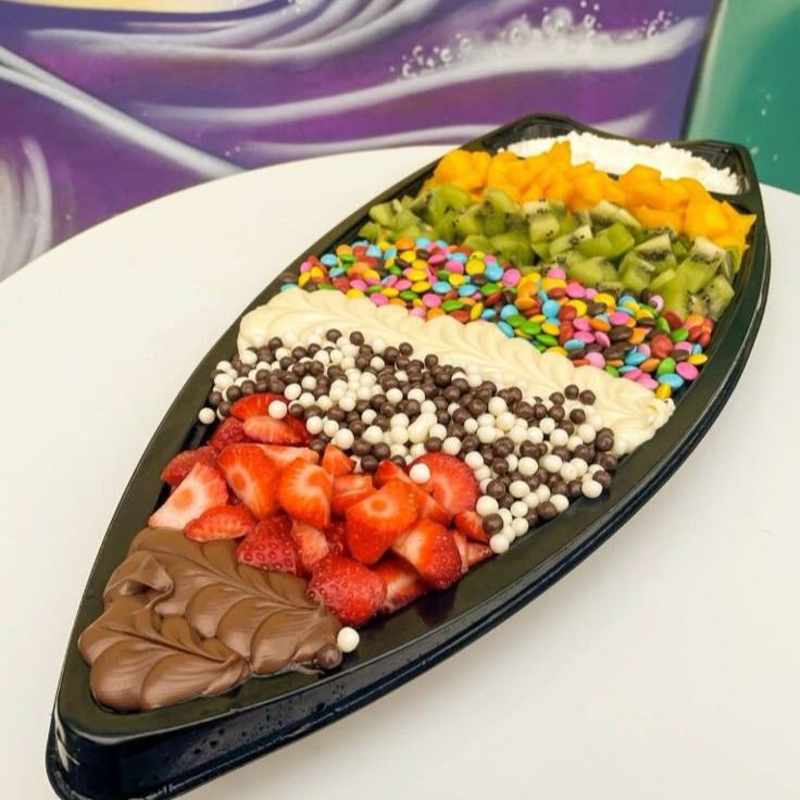 Barca acompanhado de 1 fruta e 5 complementos