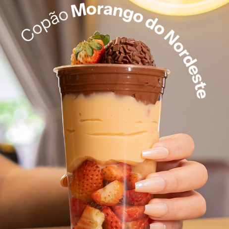 Morango, Creme 4 leites e Ganache Meio Amargo