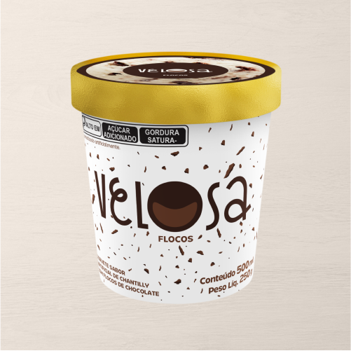 Sorvete de flocos como você ama: com pedacinhos de chocolate e muito cremosidade.