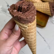 Cascão trufado recheado com brigadeiro Belga, brownie e brigadeiro de Ninho