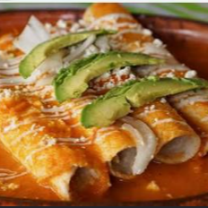 Enchiladas Rojas de Carne o Pollo