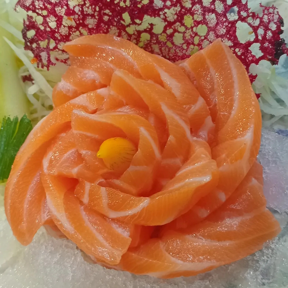 Laminas de Salmão ao Molho do Chef, e Cebolinho