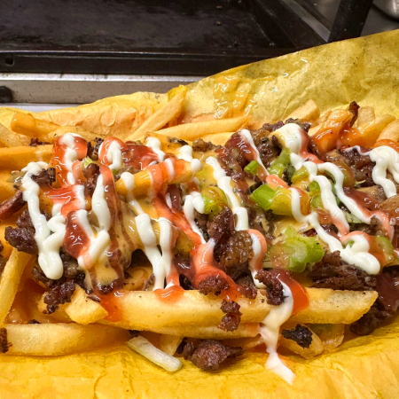 Papas Fritas con Carne Asada