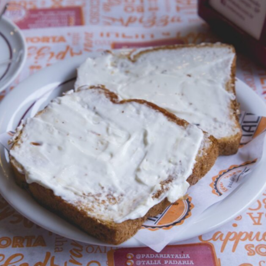 Uma opção irresistível para o café da manhã ou lanche, unindo praticidade e sabor em cada mordida.