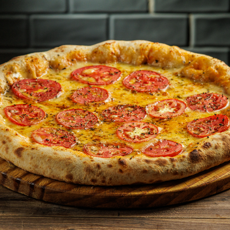 Chegou a hora de aproveitar!
Peça agora uma Pizza Grande Mussarela (8 Fatias) – saborosa, quentinha e com aquele queijo derretendo – e ganhe 1 Guaraná Antártica de 1 Litro totalmente Grátis!