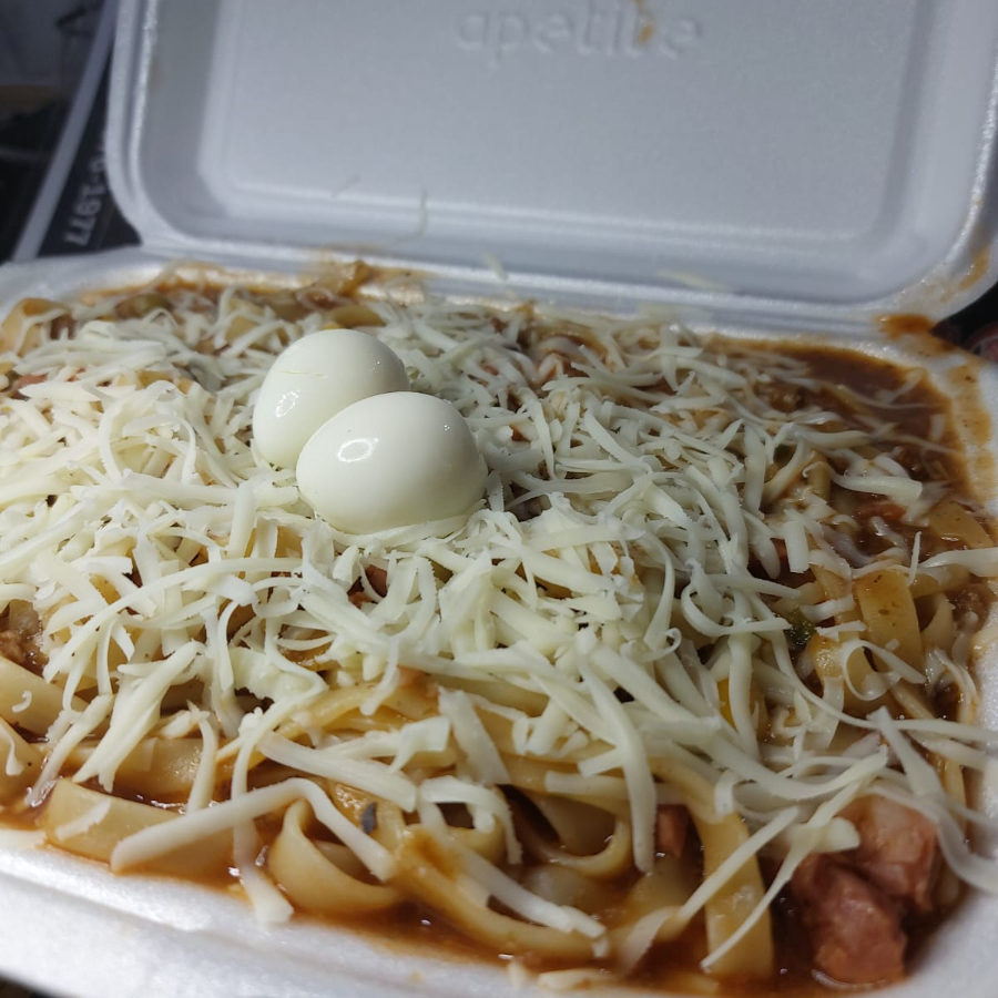 300g de Massa Italiana com opções de 4 escolha, 4 conchas de molhos a escolher e + de 15 ingredientes para escolher a vontade! Se delicie em nossos temperos caseiros.