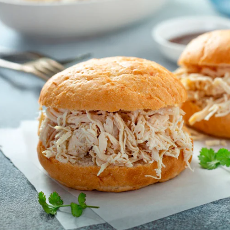 Jugo Surtido + Pan con Pollo Especial