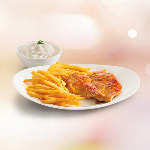 Delicioso filé de frango acompanhado de arroz e fritas.